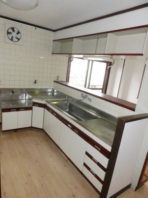 Kitchen. Cooking Easy L-shaped kitchen