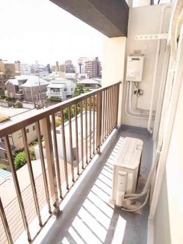 Balcony. It is a lot Hoseru balcony washing thing!