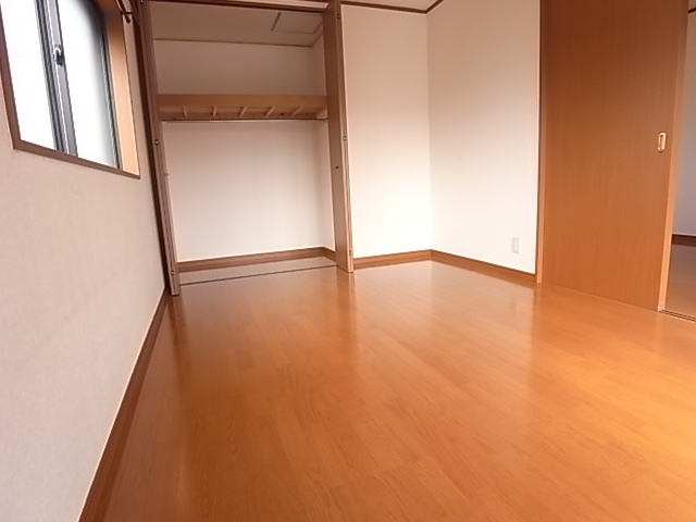 Other room space. All flooring ☆ 