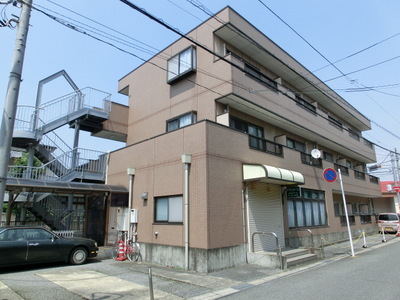 Building appearance. Soga Station is the nearest of the Keiyo Line first train.