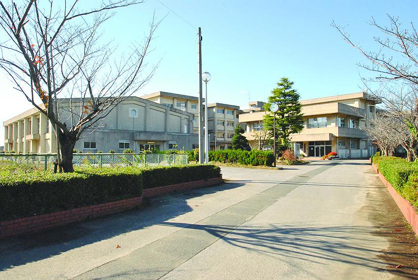 Junior high school. 372m to Chiba City Namahama junior high school