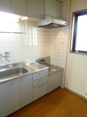 Kitchen. A convenient small window to ventilation kitchen. It is bright. 