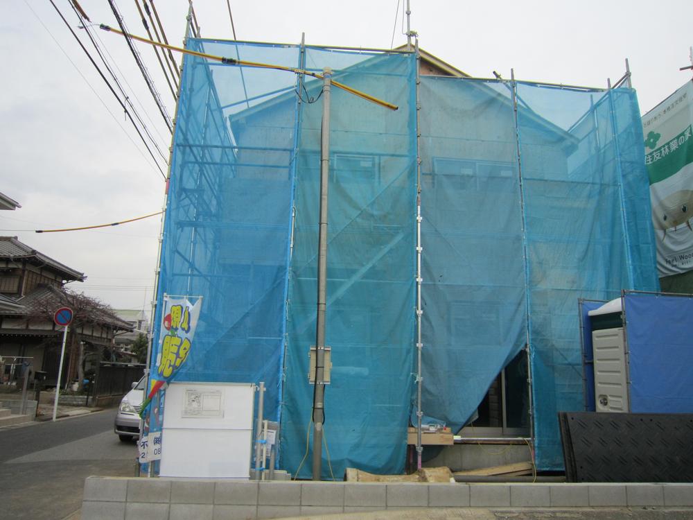 Local appearance photo. Local (12 May 2013) Shooting