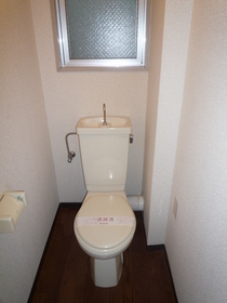 Toilet. bus ・ It is another toilet! 