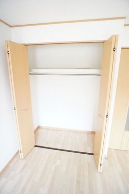 Other Equipment. Spread of the closet with a width