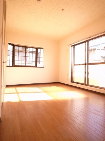 Living and room. It is a bright room with two-sided lighting ☆ (It will be of 6 in Room photo)