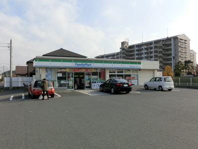 Convenience store. 670m to Family Mart (convenience store)