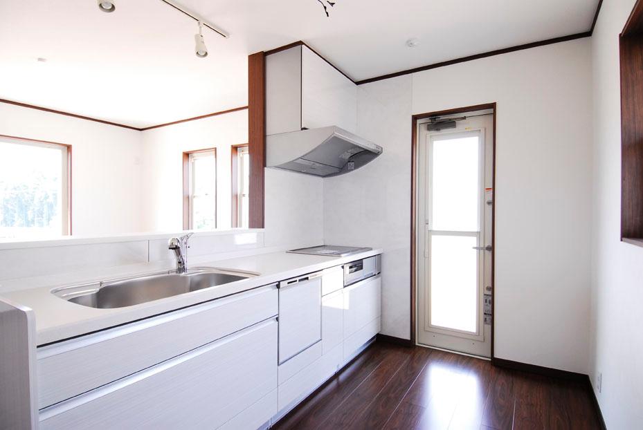 Kitchen. Spacious kitchen