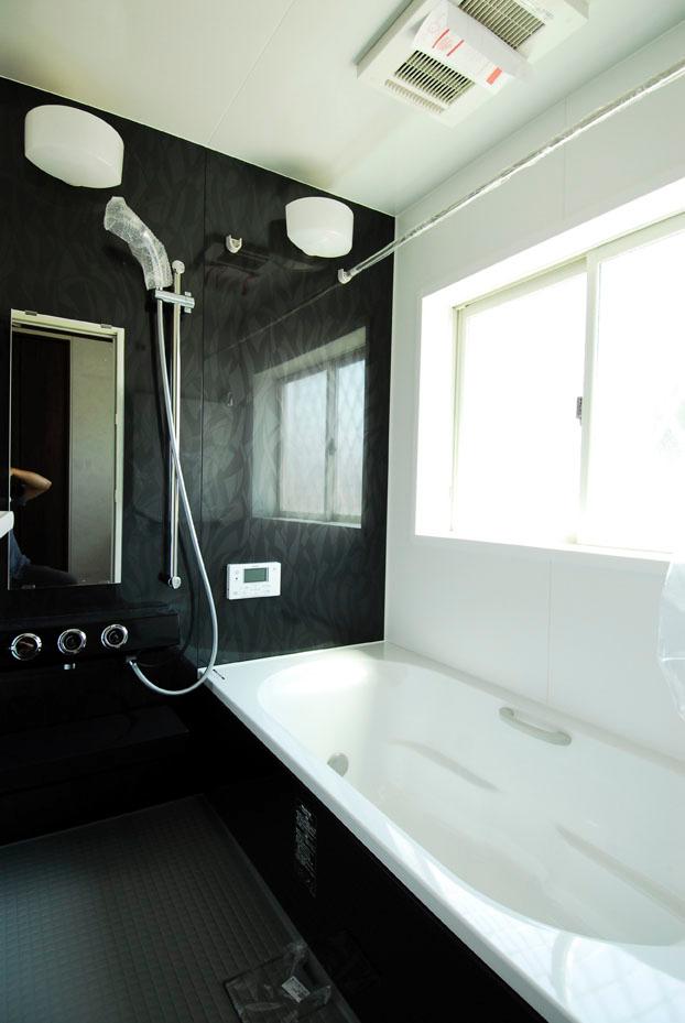 Bathroom. Spacious bathroom of 1 tsubo