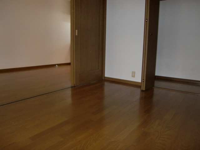 Other room space. Clean flooring looks pleasant ☆ 