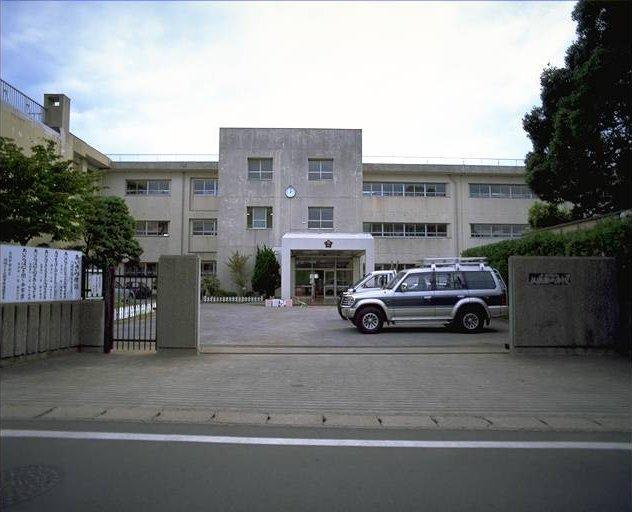 Primary school. 279m to Chiba City students Hamahigashi Elementary School