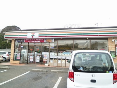 Convenience store. 240m to Seven-Eleven (convenience store)