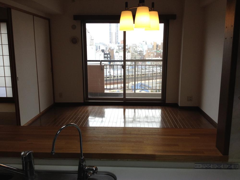 Living. Open living! The city of Chiba you can overlook from here balcony *