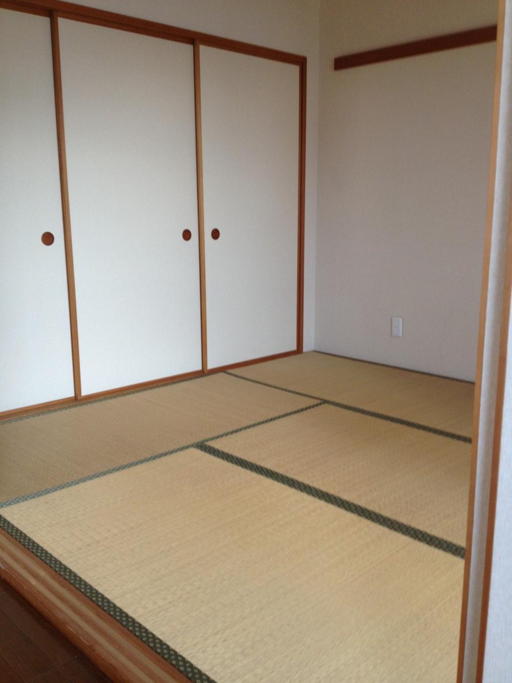 Non-living room. This room, Although now it is a Japanese-style room, It is also possible to change to a Western-style.