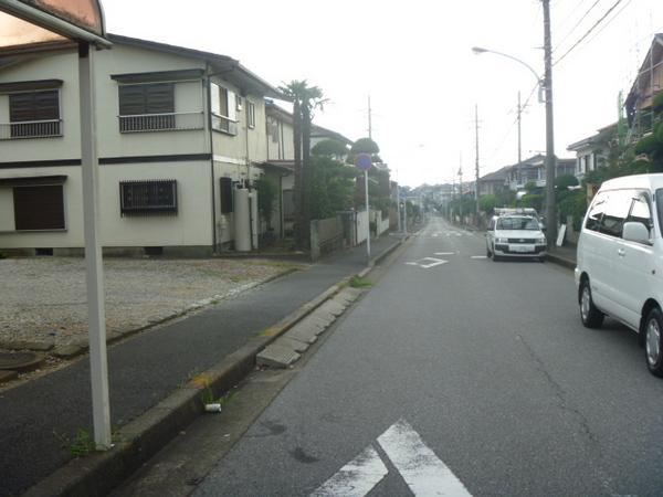 Local photos, including front road. Frontal road