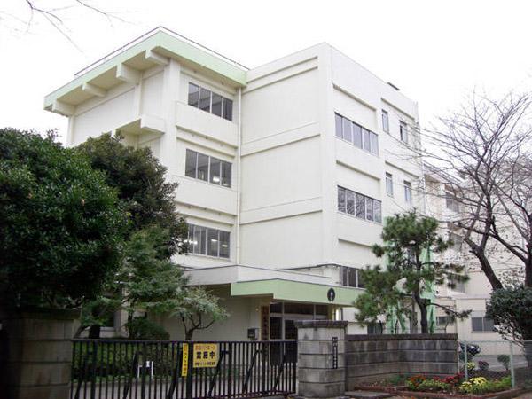 Junior high school. Hoshiguki 180m until junior high school