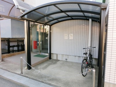 Parking lot. Bicycle Covered.