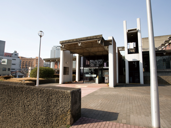 Surrounding environment. Prefectural Central Library (walk 11 minutes ・ About 850m)