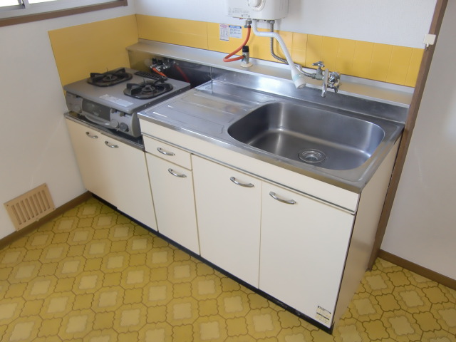 Kitchen. The kitchen is two-burner stove installation Allowed ☆