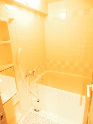 Bath. It is a bathroom with a reheating function. I will heal the fatigue of the day.