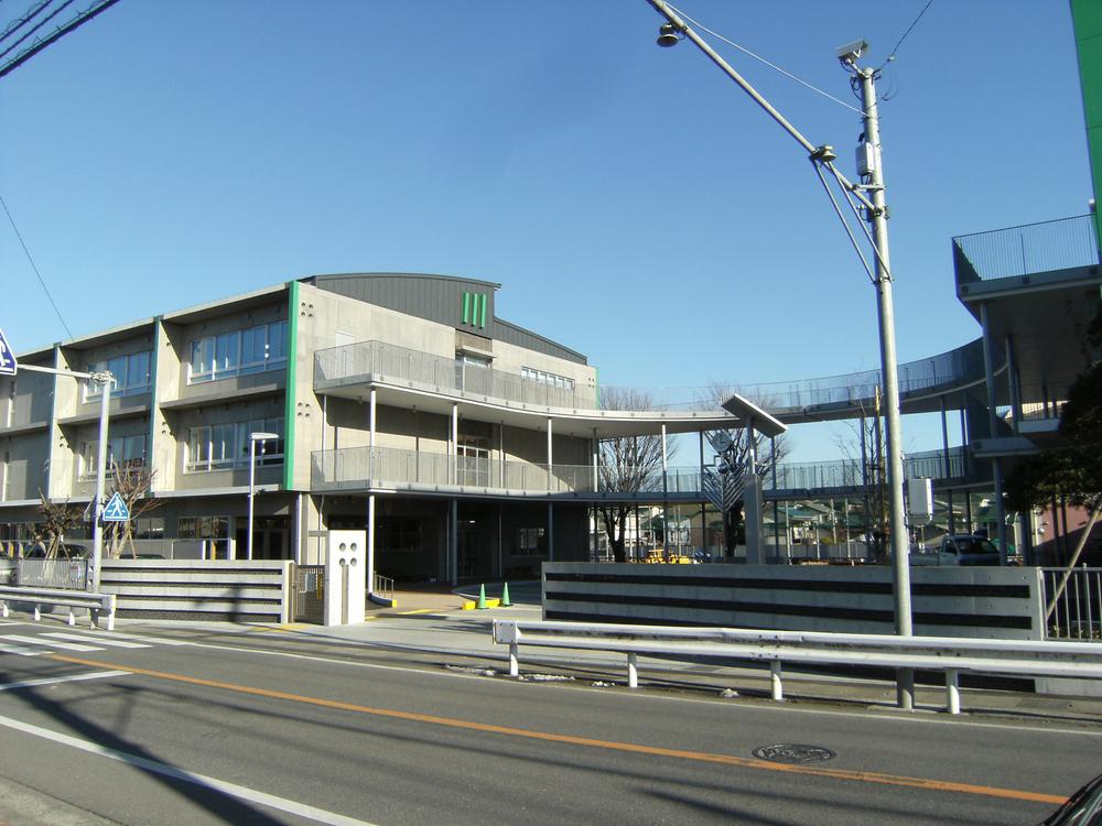 Junior high school. 920m until the Chiba Municipal Matsugaoka junior high school