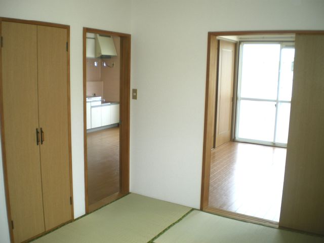 Living and room. Settled rather is a Japanese-style room