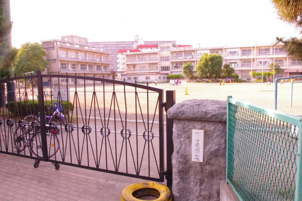 Primary school. Chiba City 170m to hospital elementary school (elementary school)