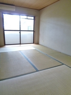 Living and room. 6 is a Pledge of Japanese-style room Per day is good on the south-facing