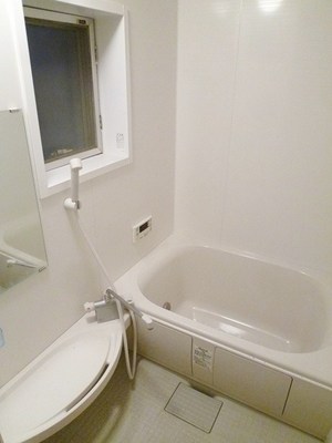 Bath. There is a convenient small window, Bathroom that can ventilation.