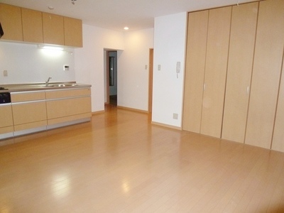 Living and room. About 14 tatami living dining kitchen is I have a relaxed