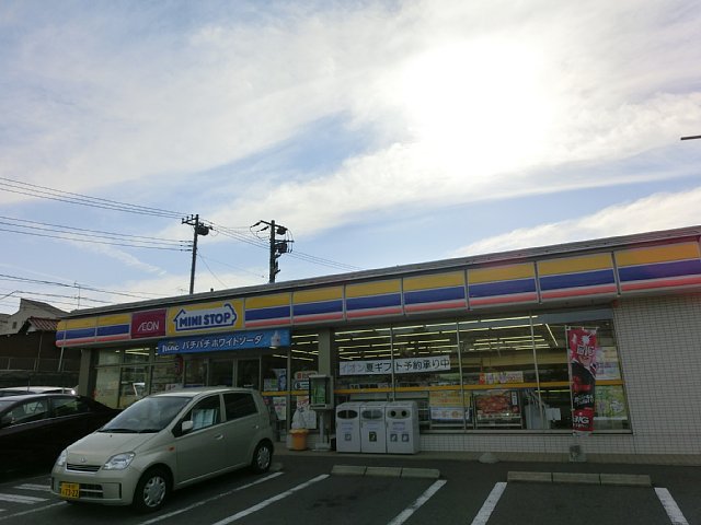 Convenience store. MINISTOP Chiba Hoshiguki store up (convenience store) 382m