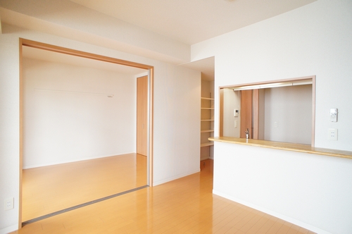 Living and room. Photo: 503, Room