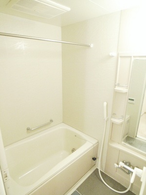 Bath. With reheating function ・ Bathroom. 