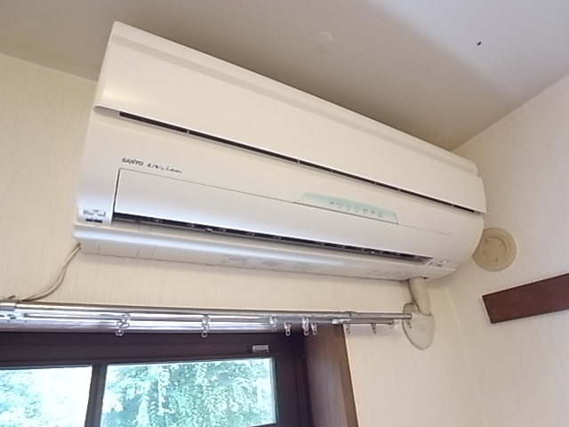 Other Equipment. It is equipped with 1 groups air conditioning