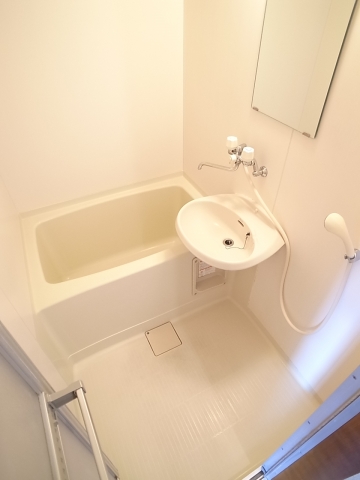 Bath. In this rent, And Bathing, Toilet separately!