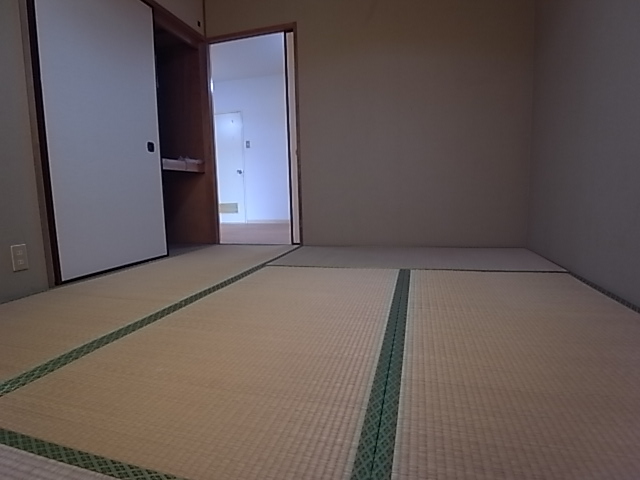 Other room space. It is a Japanese-style room settle ☆