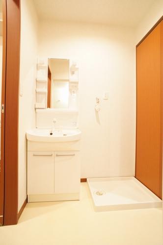 Washroom. Photo: 304, Room