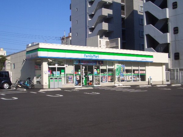 Convenience store. FamilyMart Chiba Honcho-chome store up (convenience store) 242m