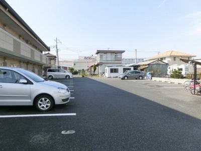 Parking lot. On-site parking