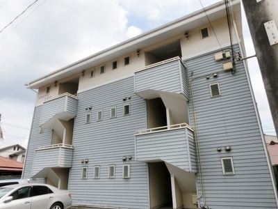 Building appearance. Location of a 2-minute walk from the Hon Chiba Station.