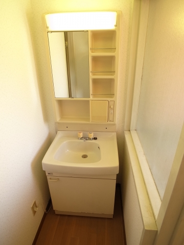 Washroom. Very convenient independent wash basin in the morning of the dressing ☆