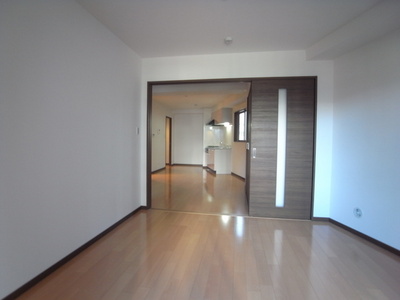 Living and room. Open the door, Continued with the LDK You can use the Western-style.