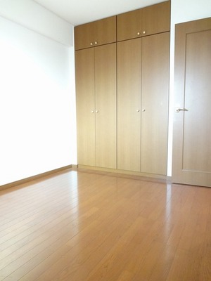 Living and room. It will have the room Katazuki because in each room there is a closet.