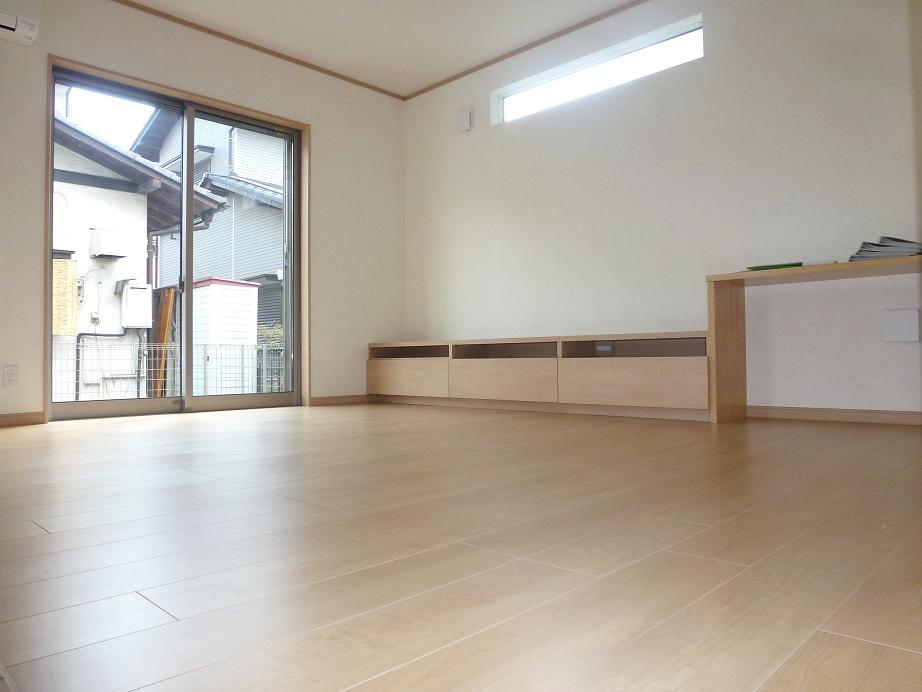 Living. Room (August 2013) Shooting Bright living room