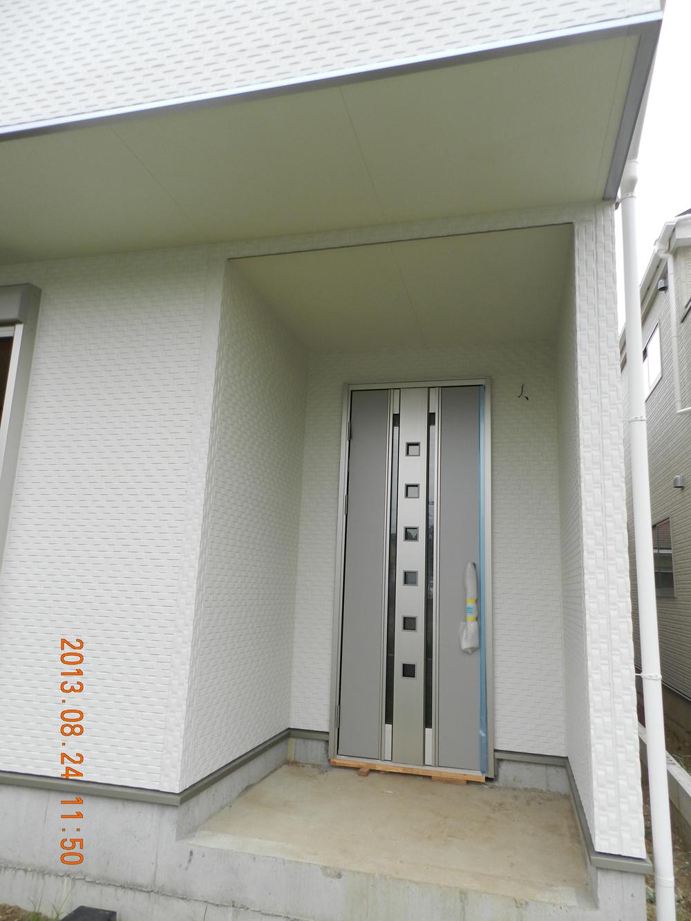 Entrance. Local (September 2013) Shooting