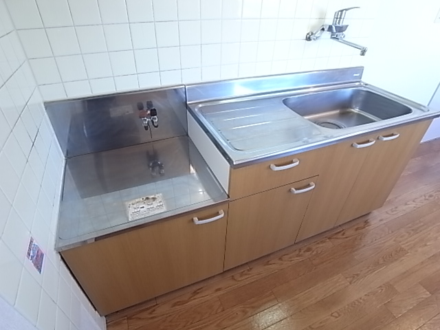 Kitchen. Two-burner stove installation Allowed wide kitchen ☆