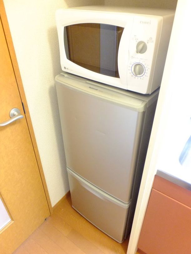 Living and room. refrigerator ・ microwave