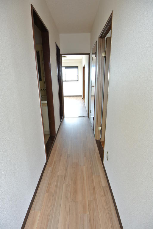 Other room space. Is a popular floor plan the room is divided in the hallway.