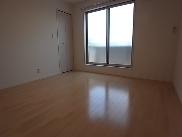 Living and room. Bright and spacious ☆ Flooring is also shiny! !