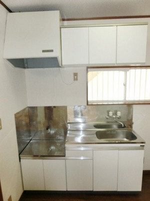 Kitchen. Two-burner gas stove can be installed kitchen